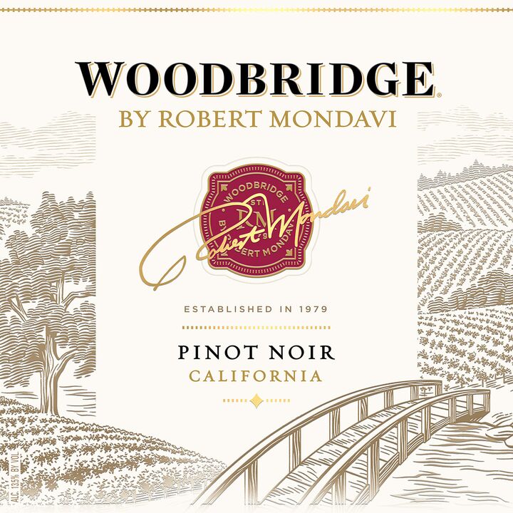 Woodbridge Pinot Noir 1.5L (Pack of 6)
